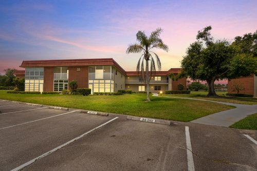 102-33 Pine Arbor Ln, Vero Beach, FL, 32962-4694 | Card Image