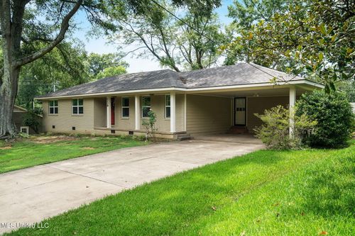 530 Oakhurst Dr, Hernando, MS, 38632-1106 | Card Image