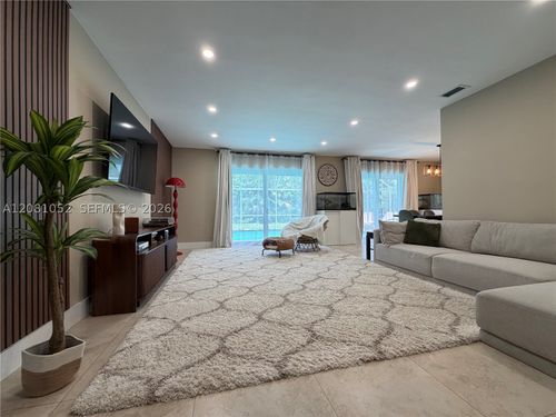 8203 Nw 37th St, Coral Springs, FL, 33065-4515 | Card Image
