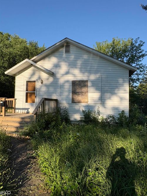 2414 Hazelwood Avenue, Saginaw, MI, 48601 | Card Image