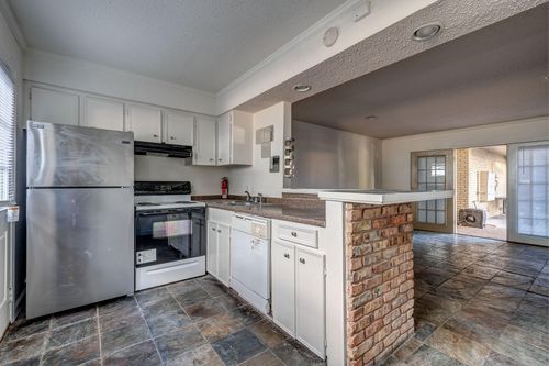 apt-10-4321 Hazard St, Houston, TX, 77098-4229 | Card Image