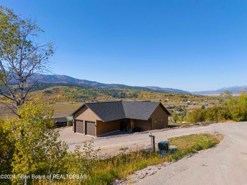 604 Falcon Dr, Alpine, WY, 83128 | Card Image