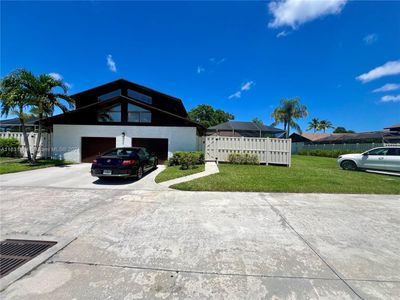 D - 9568 Boca Gardens Pkwy, Townhouse with 3 bedrooms, 3 bathrooms and null parking in Boca Raton FL | Image 3