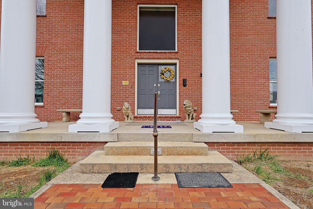 Residential in RAWLINGS 4