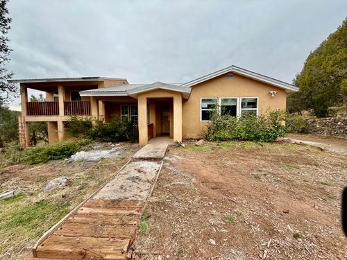 14 Pinon Ave, Cedar Crest, NM, 87008-9715 | Card Image