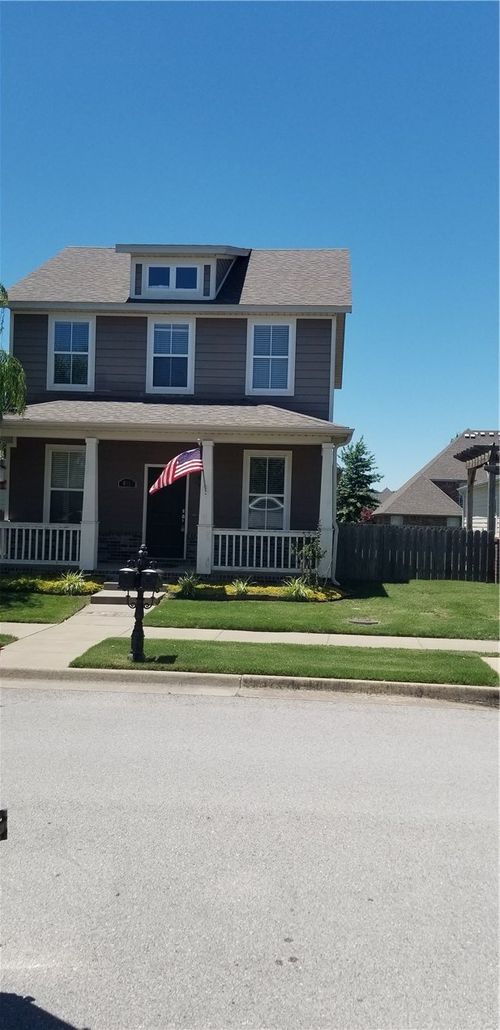 631 N Longfellow Ln, Fayetteville, AR, 72704-7543 | Card Image