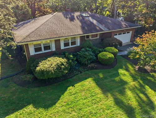70 Woodchuck Hollow Rd, Cold Spring Harbor, NY, 11724-2435 | Card Image