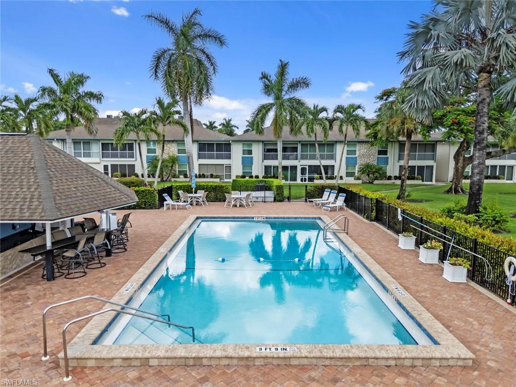 Residential in NAPLES 5