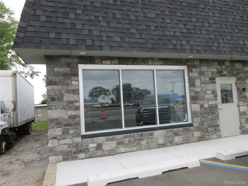 49908 Gratiot Ave, Chesterfield, MI, 48051-2529 | Card Image