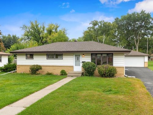 6812 Quail Ave N, Brooklyn Center, MN, 55429-1658 | Card Image