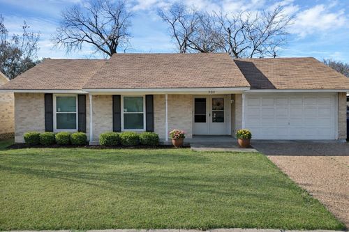 909 Ravencroft Dr, Garland, TX, 75043-5342 | Card Image