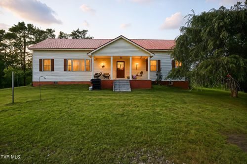 10625 Pine Camp Rd, Coeburn, VA, 24230-6135 | Card Image