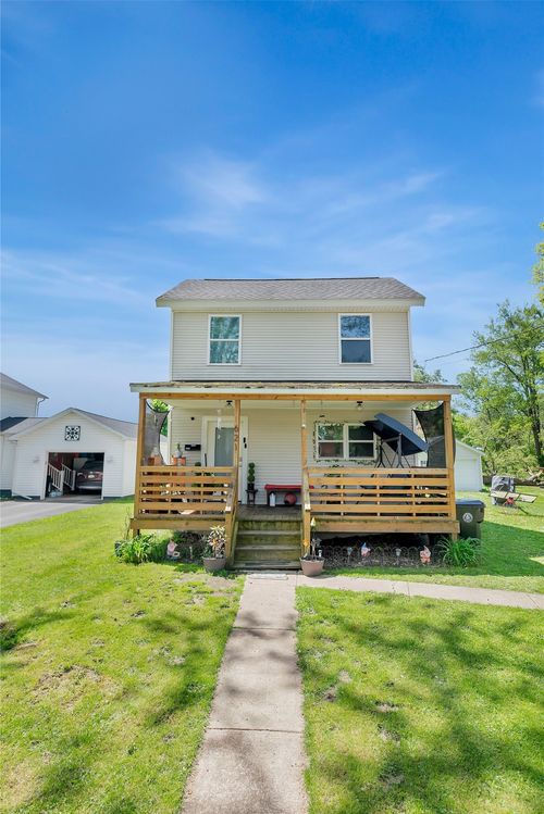 621 Wayne St, Corry, PA, 16407-1315 | Card Image
