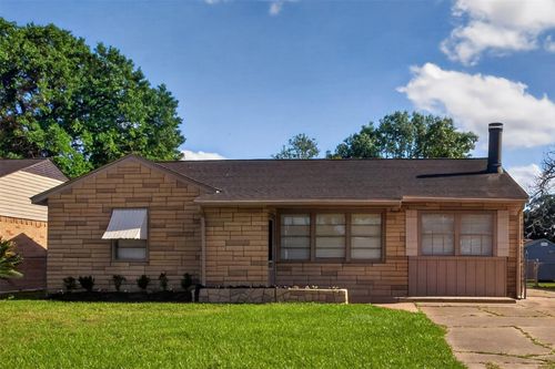 920 Nottingham Dr, Angleton, TX, 77515-3514 | Card Image