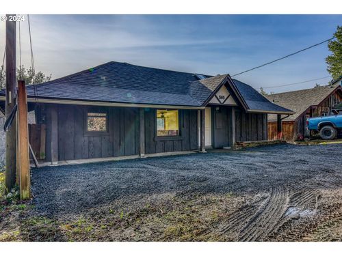 565 E 6th St, Coquille, OR, 97423 | Card Image