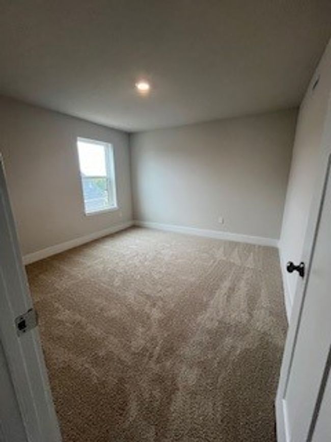 Bed 3 of 4 | Image 17