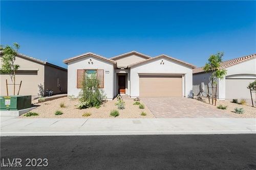 557 Comodo St, Henderson, NV, 89011-5486 | Card Image