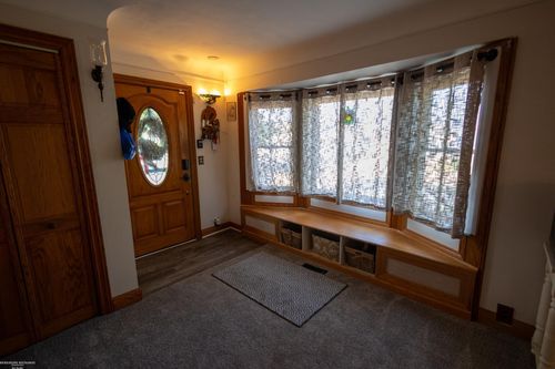 30120 Adams Dr, Gibraltar, MI, 48173-9503 | Card Image