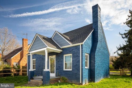 5655 Strasburg Rd, STRASBURG, VA, 22657-5135 | Card Image