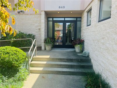 108 - 640 5th St., Condo with 1 bedrooms, 1 bathrooms and 1 parking in Oakmont PA | Image 1