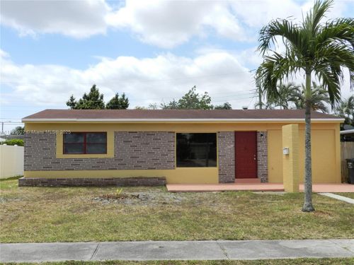 7580 Fillmore St, Hollywood, FL, 33024-7042 | Card Image