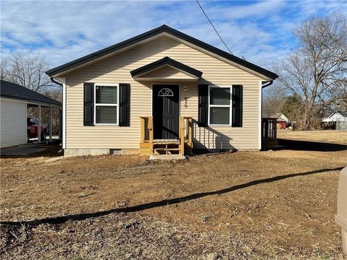 819 N Adams St, Nevada, MO, 64772-1303 | Card Image