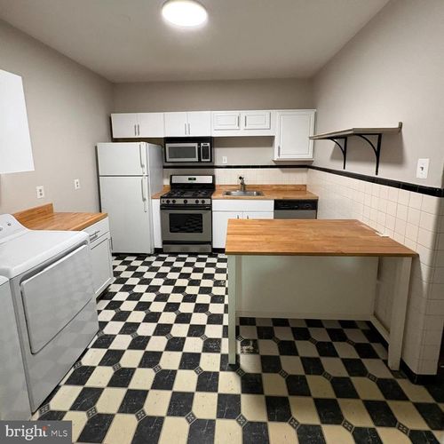 a-373 E Butler Ave, AMBLER, PA, 19002-4320 | Card Image