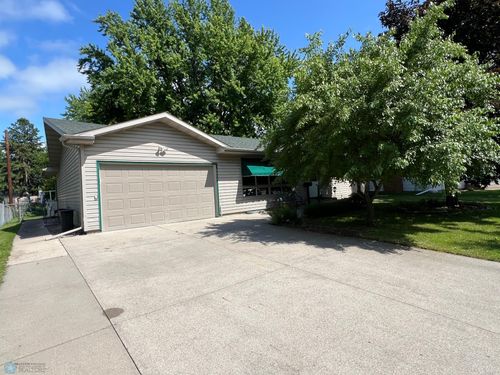 2012 16th St S, Moorhead, MN, 56560-5815 | Card Image