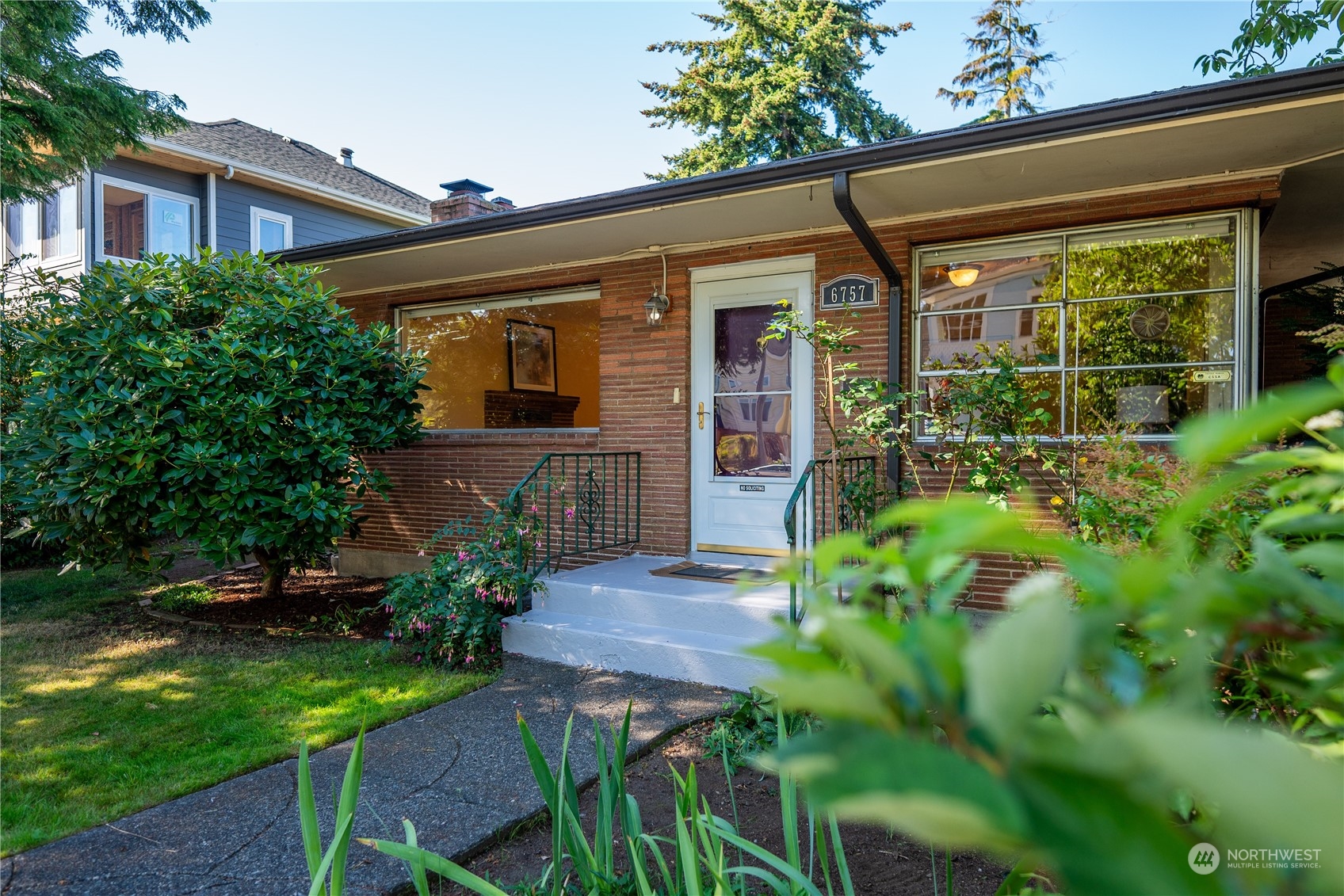 26th Ave, Seattle, WA 98117