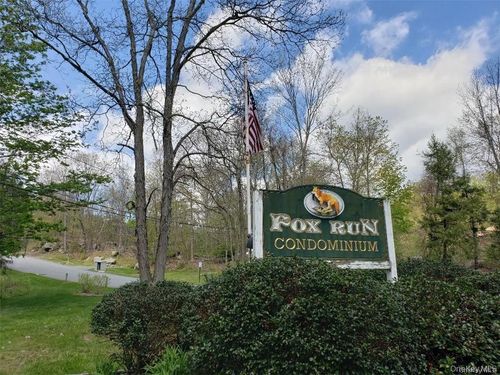 417 Fox Run Ln, Carmel, NY, 10512-2353 | Card Image