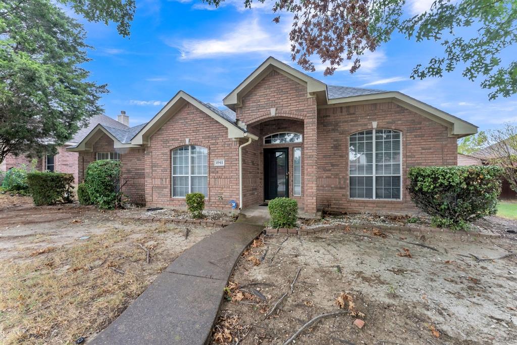 Parkdale Dr, Mesquite, TX 75149
