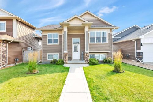 34 Iron Wolf Court, Lacombe, AB, T4L0E9 | Card Image