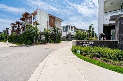 4xx-20834 80 Avenue, Langley, BC, V2Y3M5 | Card Image