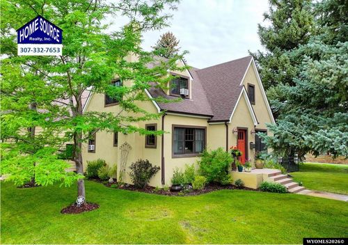 389 S 3rd St, Lander, WY, 82520-3313 | Card Image