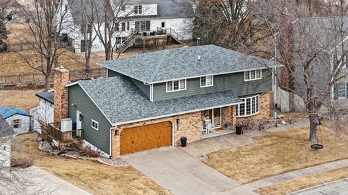 1680 Prairie Vista Cir, Bettendorf, IA, 52722-1826 | Card Image