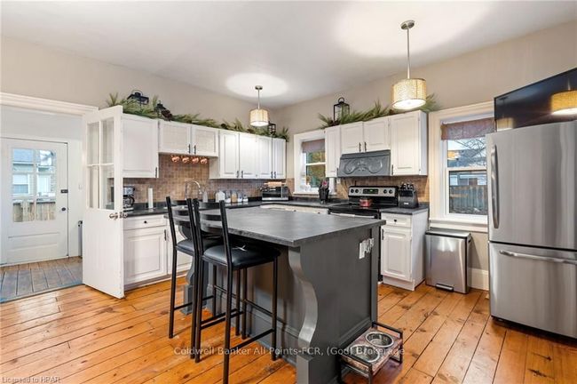 108 Trafalgar St, House other with 2 bedrooms, 2 bathrooms and 4 parking in Goderich ON | Image 12