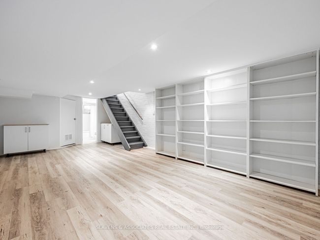 2063 Gerrard St E, House attached with 3 bedrooms, 2 bathrooms and 1 parking in Toronto ON | Image 28