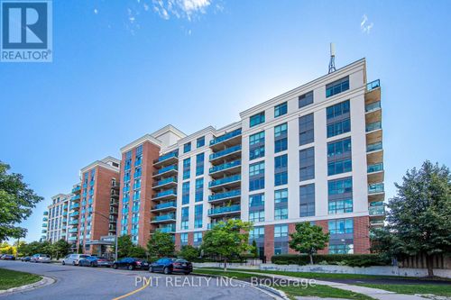 902-120 Dallimore Cir, North York, ON, M3C4J1 | Card Image