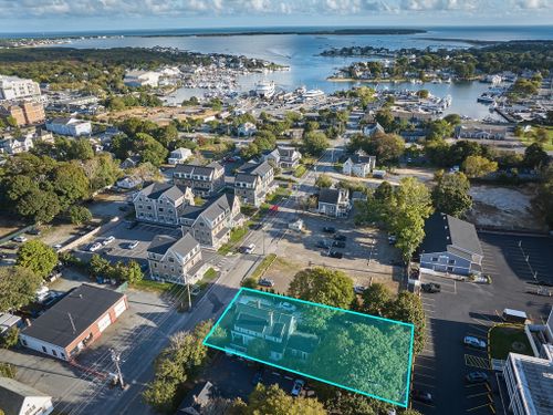 35 Pleasant St, Hyannis, MA, 02601-4007 | Card Image