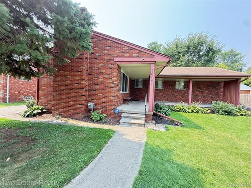 20761 Nummer St, Warren, MI, 48089-3416 | Card Image