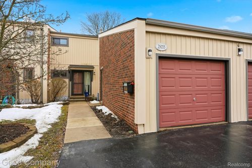 25035 Woodvale Dr S, Southfield, MI, 48034-1212 | Card Image