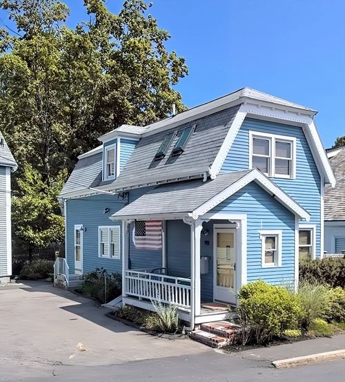 90 Belknap St, Concord, MA, 01742-2302 | Card Image