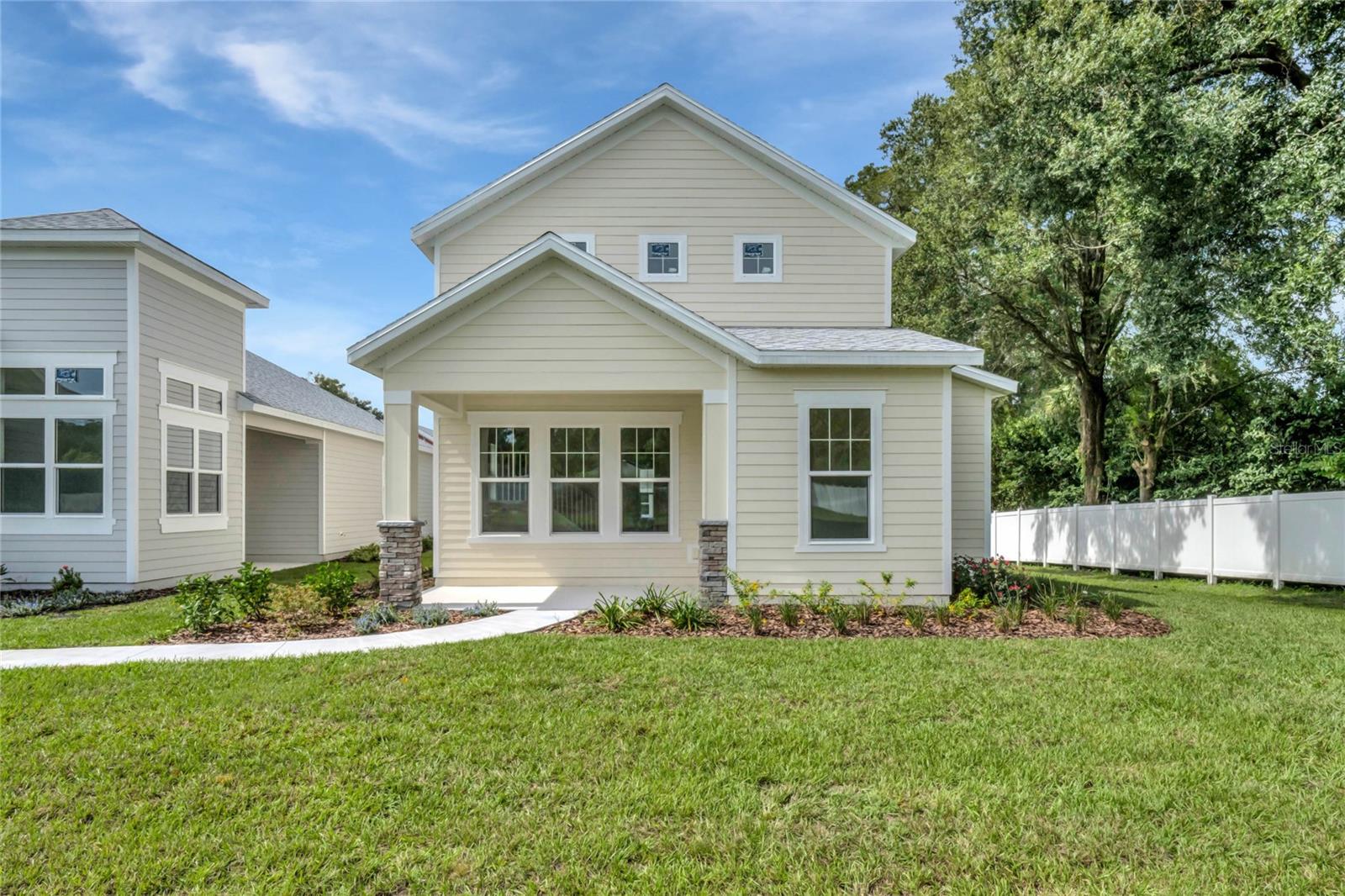 Azalea Walk Cir, Deland, FL 32724
