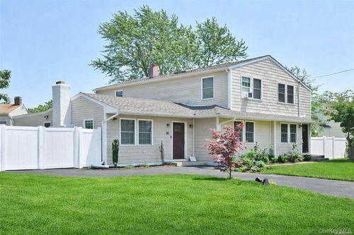 51 Newton Ave, Selden, NY, 11784-1707 | Card Image
