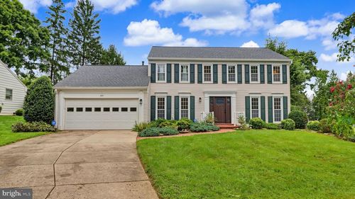 9117 Willow Pond Ln, POTOMAC, MD, 20854-2411 | Card Image