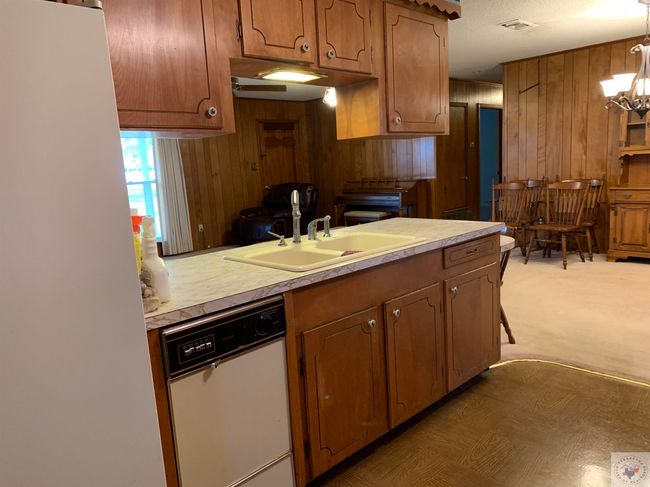 318 W Cypress St, House other with 3 bedrooms, 2 bathrooms and null parking in Bloomburg TX | Image 6