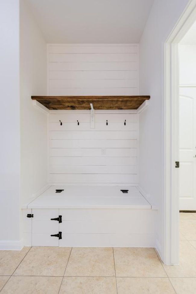 Mudroom with sitting storage | Image 36