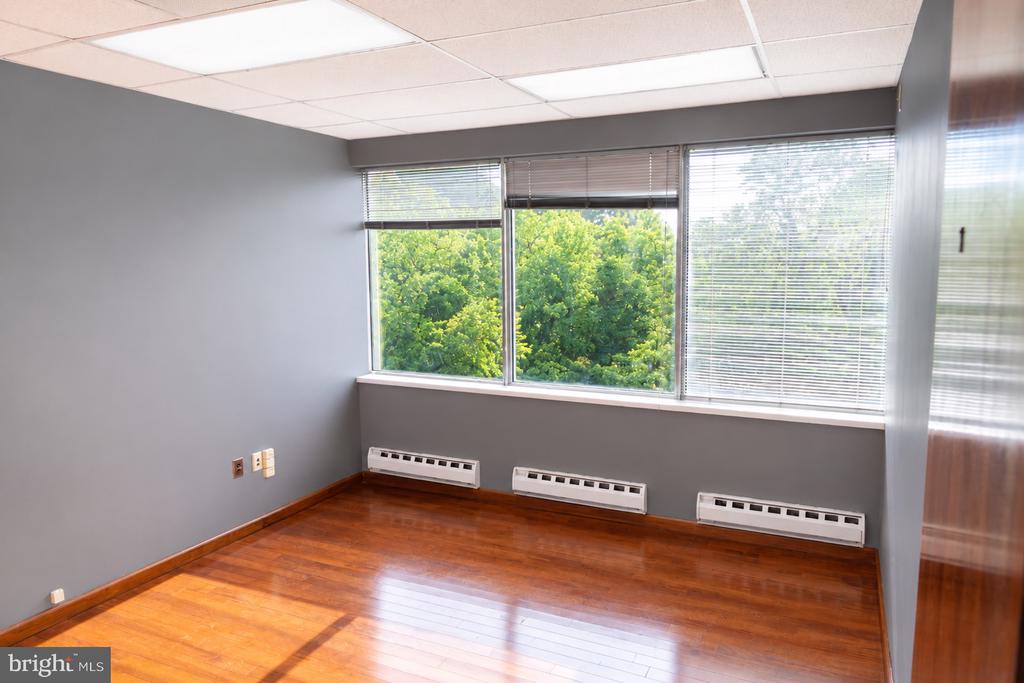 Commercial Lease in EDISON 5