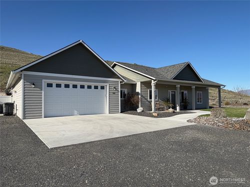 522 Adobe Way, Selah, WA, 98942-9059 | Card Image