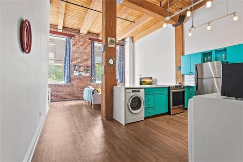 apt-207-308 W 8th St, Kansas City, MO, 64105-1577 | Card Image
